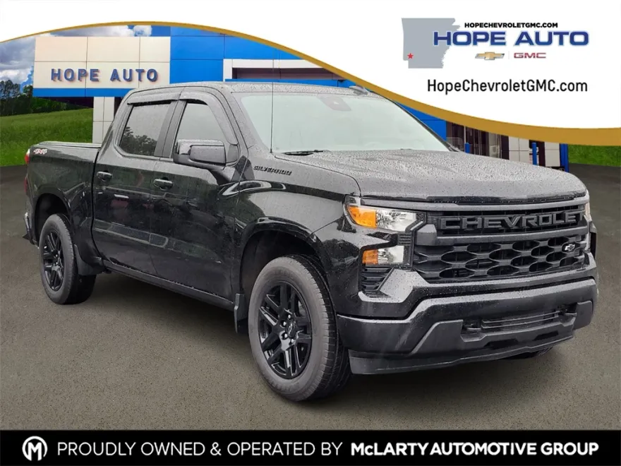 2023 Chevrolet Silverado 1500 Custom photo 1
