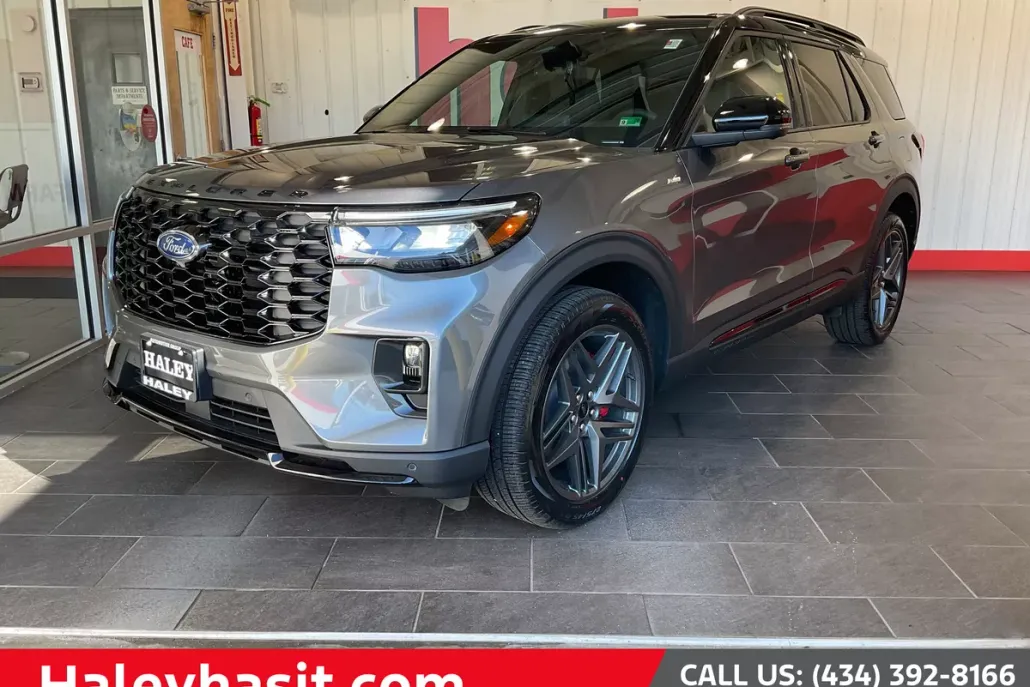 2025 Ford Explorer ST-Line photo 1