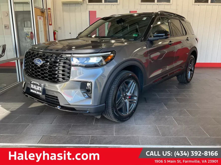 2025 Ford Explorer ST-Line photo 1