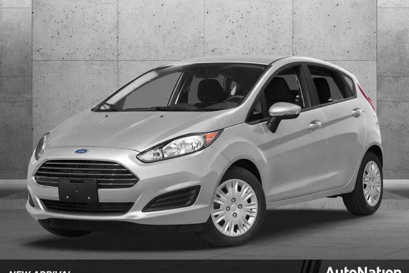 2016 Ford Fiesta SE photo 1