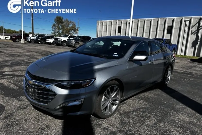 2023 Chevrolet Malibu 1LT photo 1