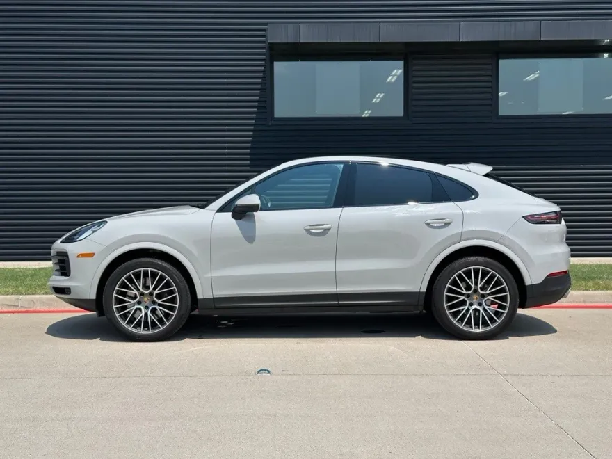 2022 Porsche Cayenne Coupe photo 1