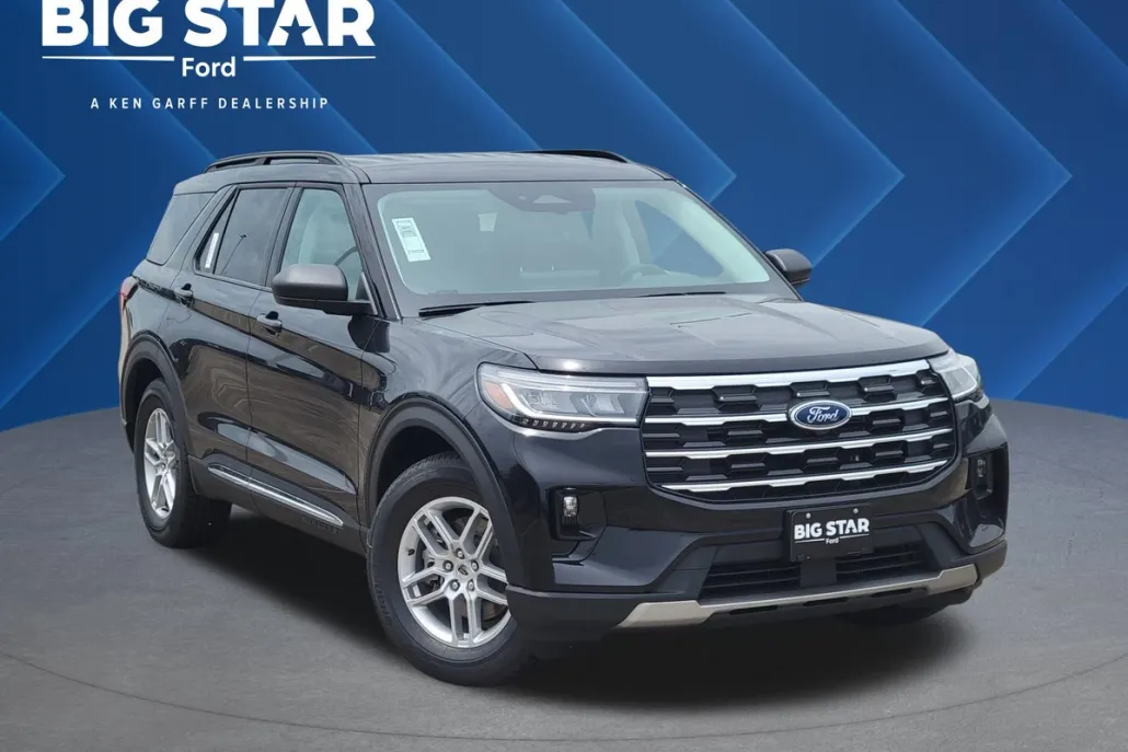 2025 Ford Explorer photo 1