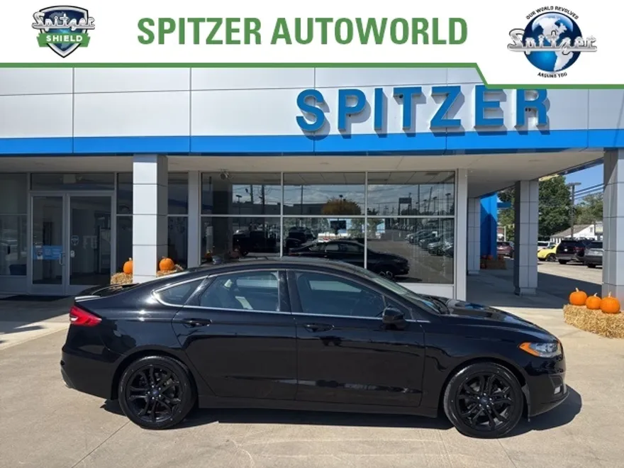 2019 Ford Fusion SE photo 1