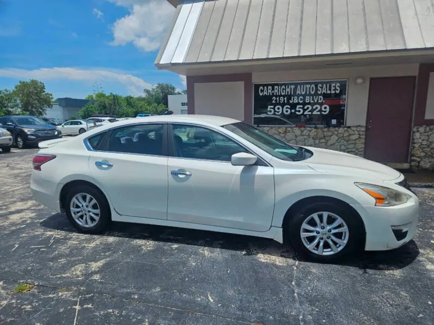 2014 Nissan Altima 2.5 S photo 1