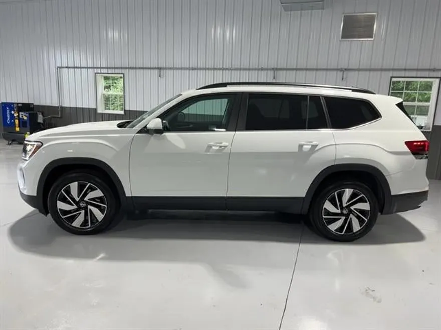 2025 Volkswagen Atlas SE Technology photo 1