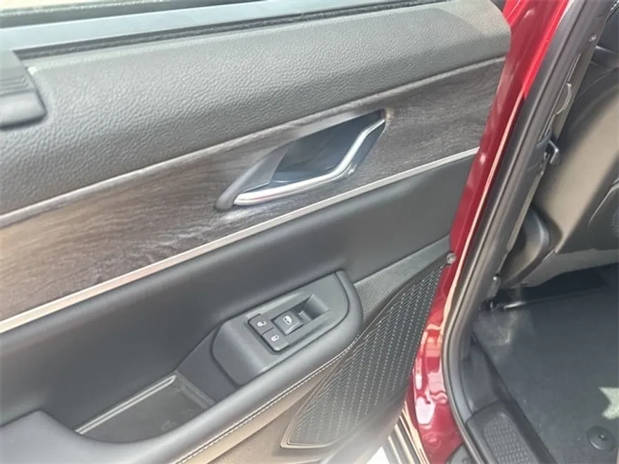 2025 Jeep Grand Cherokee Limited photo 12