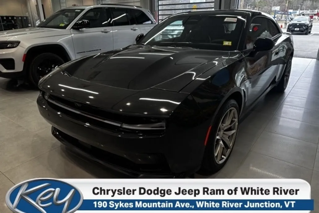 2025 Dodge Charger R/T Scat Pack photo 1