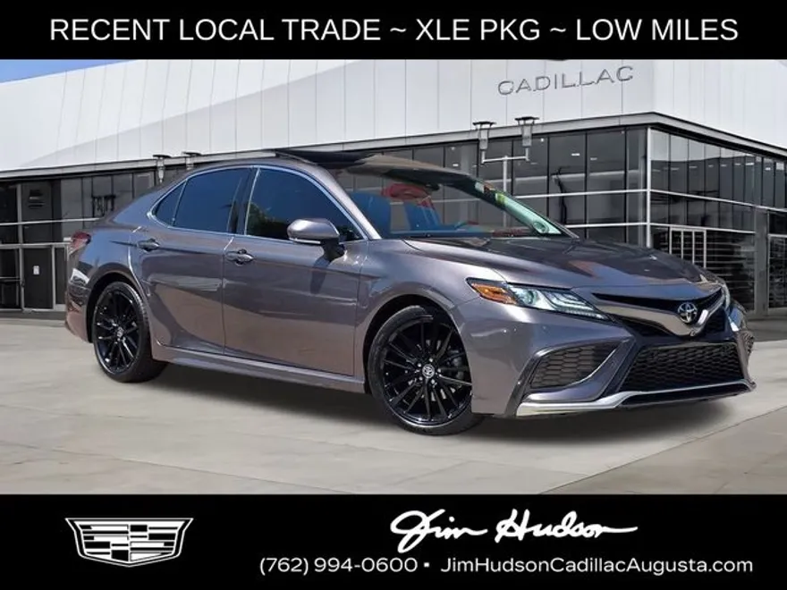 2020 Toyota Camry XLE V6 photo 1