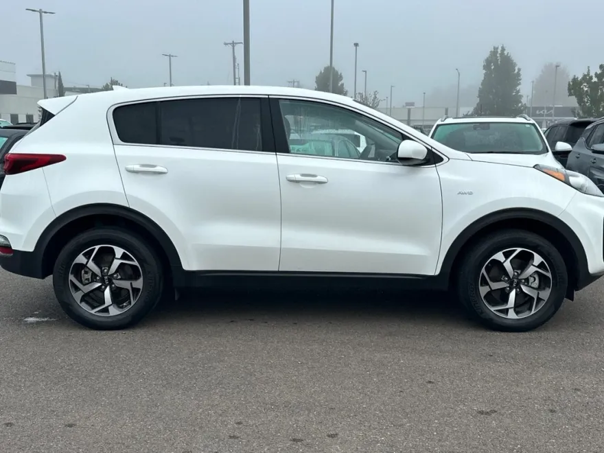 2022 Kia Sportage LX photo 1