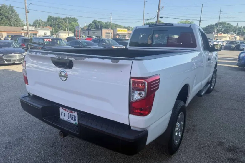 2017 Nissan Titan S photo 1