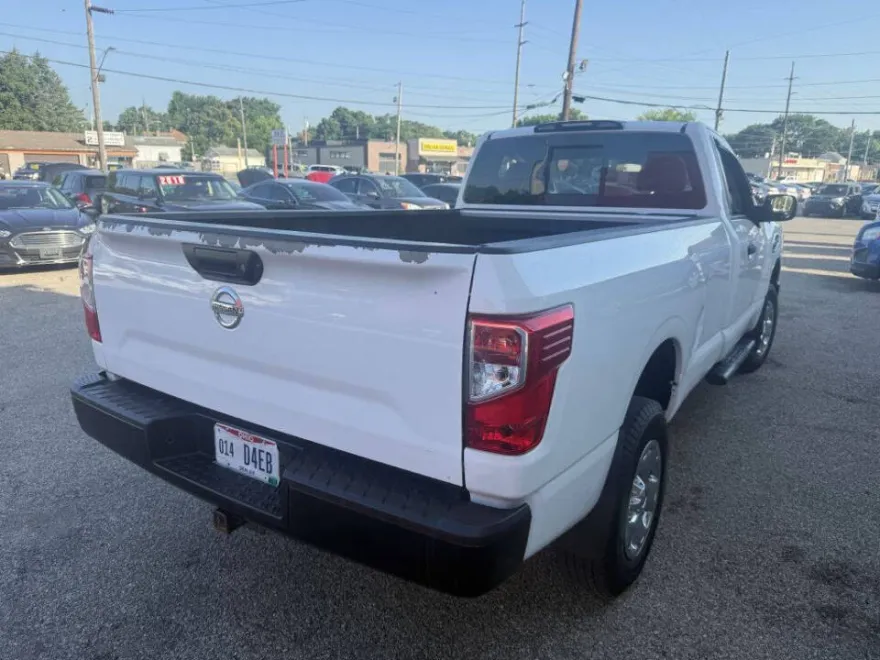 2017 Nissan Titan S photo 1