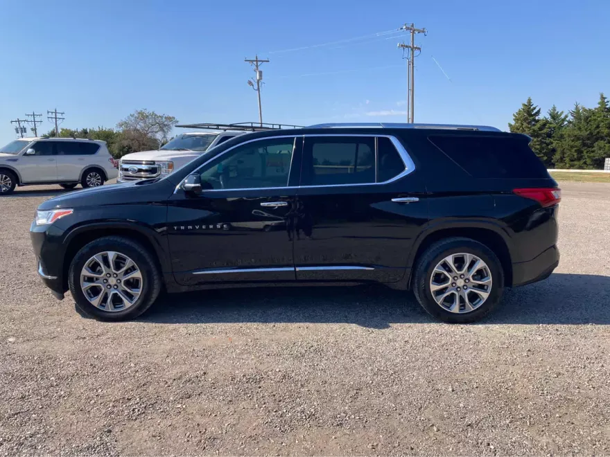 2020 Chevrolet Traverse Premier photo 1