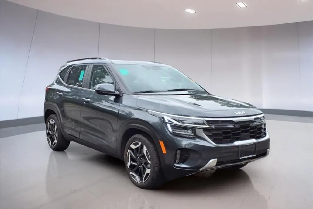 2024 Kia Seltos SX photo 1