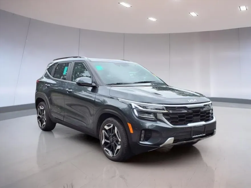 2024 Kia Seltos SX photo 1