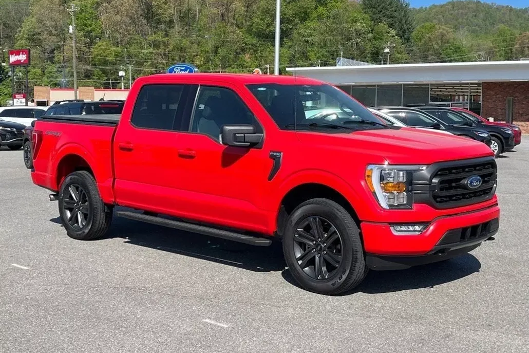 2023 Ford F-150 XLT photo 1
