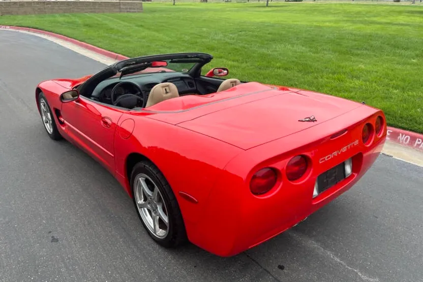 1998 Chevrolet Corvette photo 1