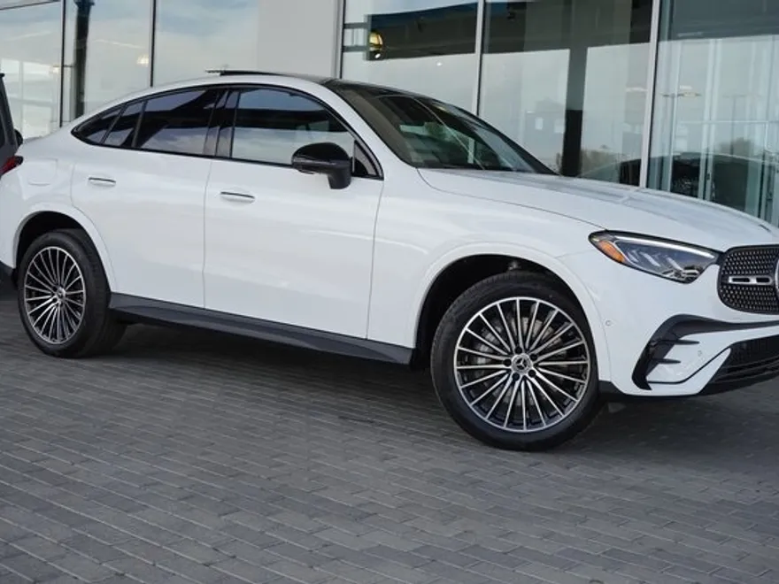 2025 Mercedes Benz GLC 300 4MATIC photo 1