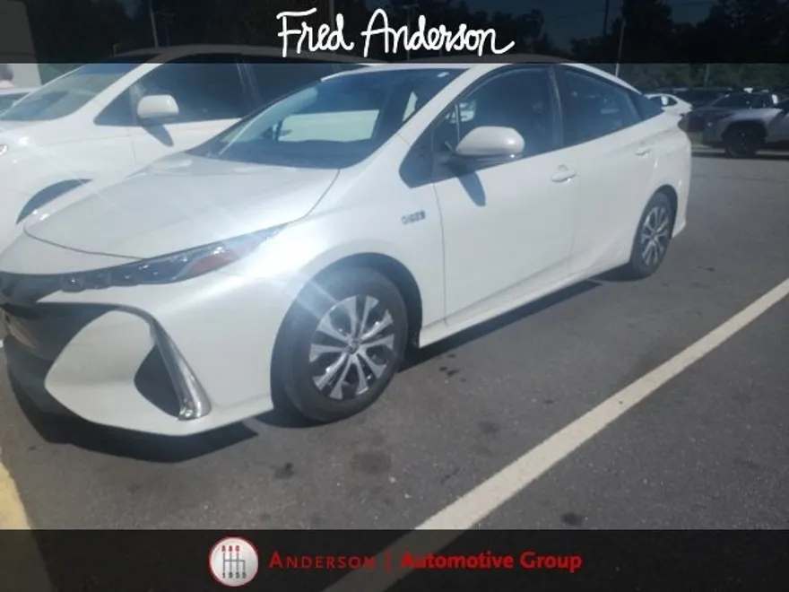 2022 Toyota Prius Prime LE photo 1