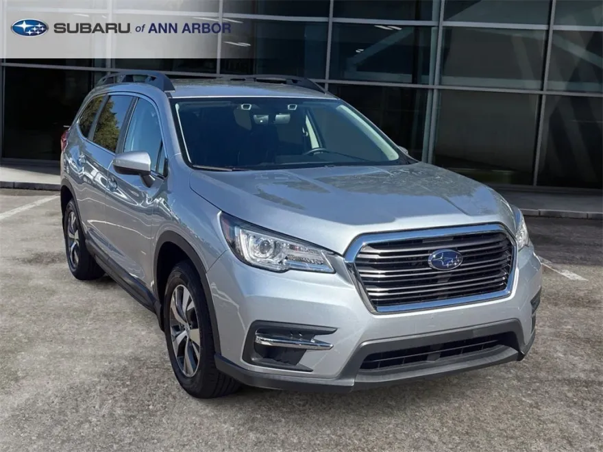 2022 Subaru Ascent Premium photo 1