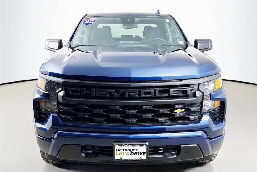 2022 Chevrolet Silverado 1500 Custom photo 1