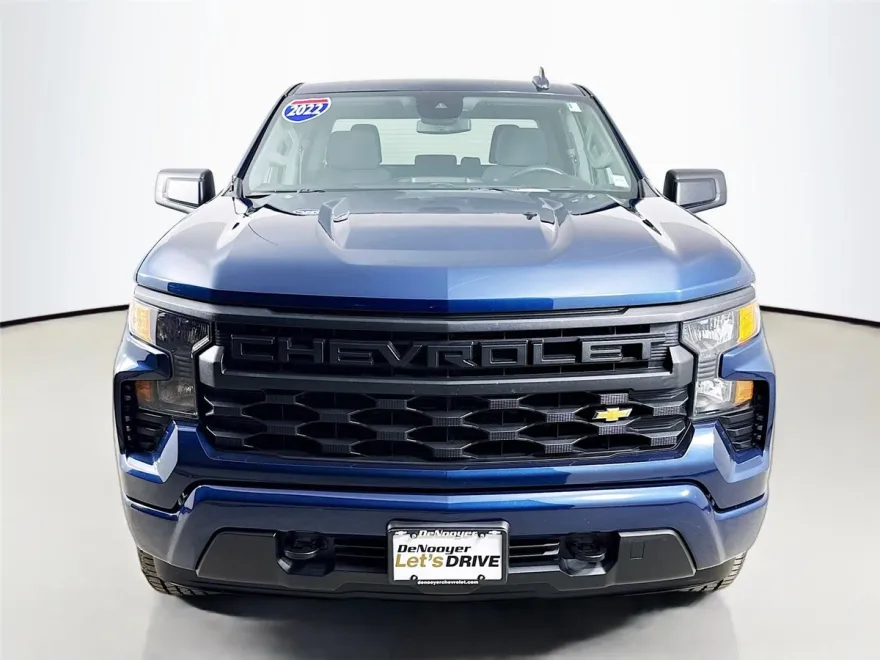 2022 Chevrolet Silverado 1500 Custom photo 1
