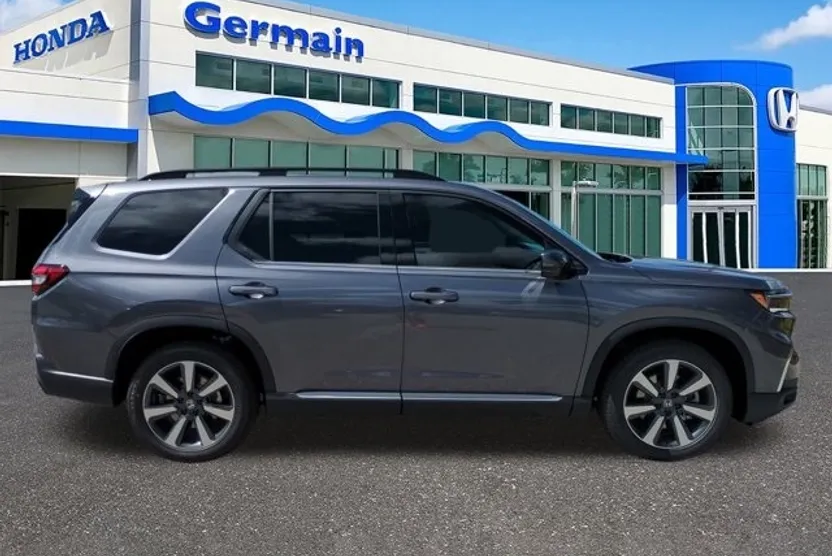 2025 Honda Pilot Touring photo 1