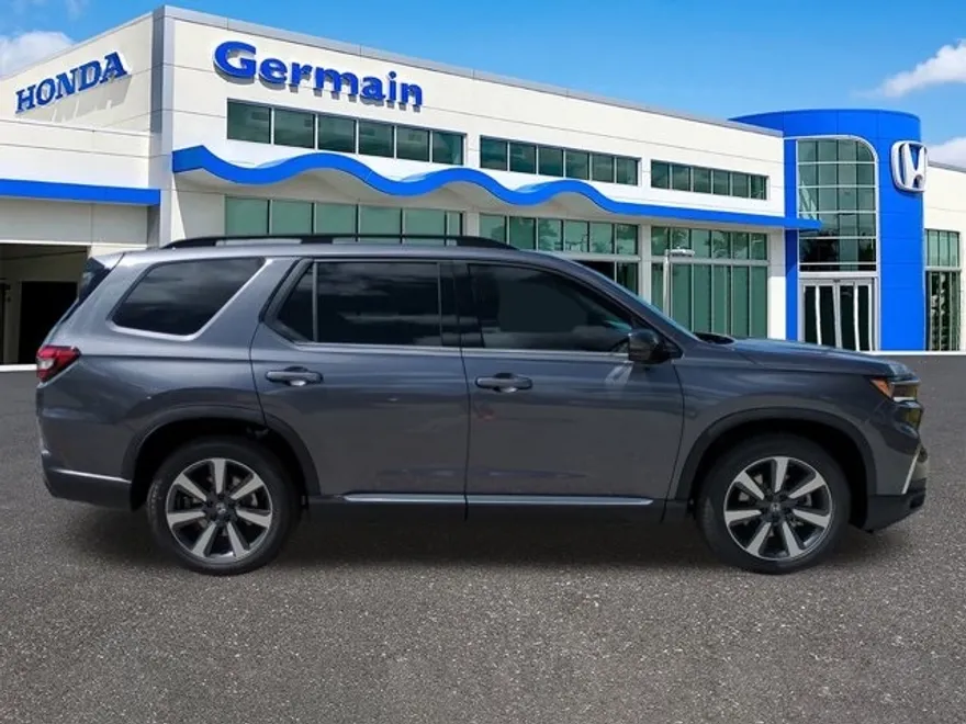 2025 Honda Pilot Touring photo 1