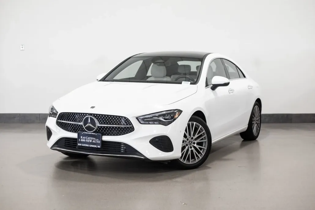 2025 Mercedes Benz CLA 250 4MATIC photo 1