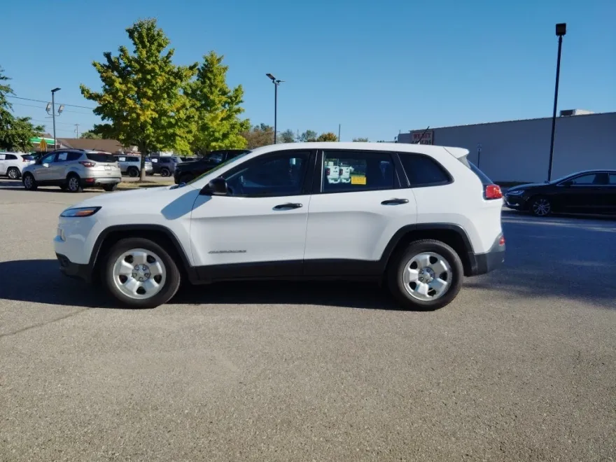 2015 Jeep Cherokee Sport photo 1