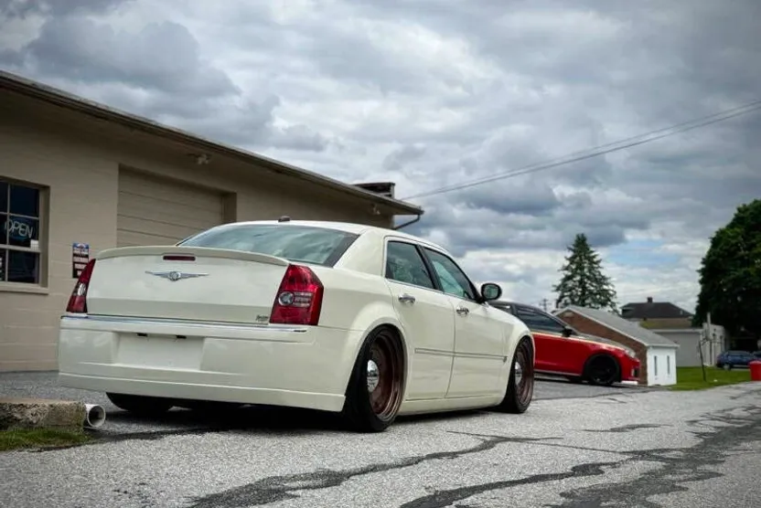 2005 Chrysler 300 C photo 1