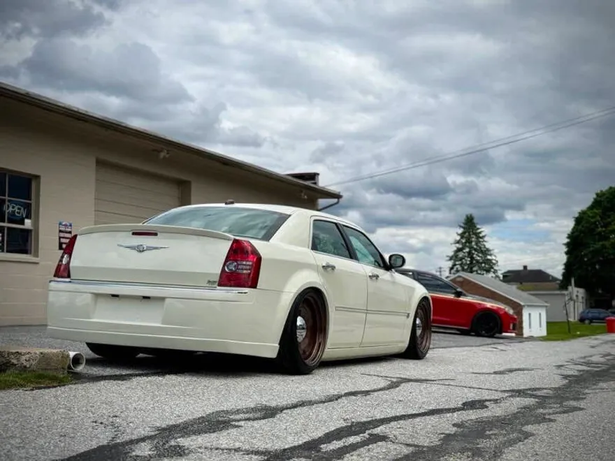 2005 Chrysler 300 C photo 1