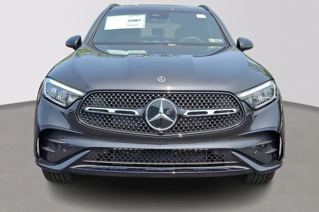 2025 Mercedes Benz GLC 300 4MATIC photo 1