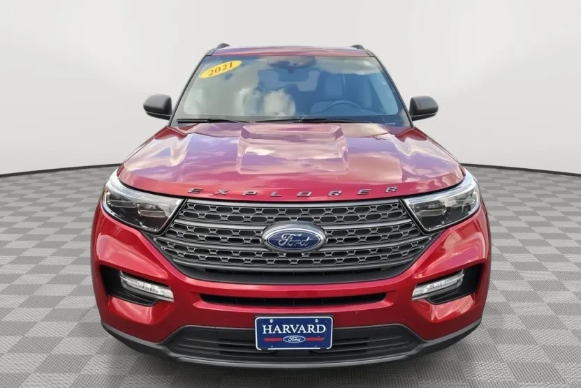 2021 Ford Explorer XLT photo 1