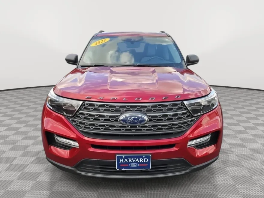 2021 Ford Explorer XLT photo 1