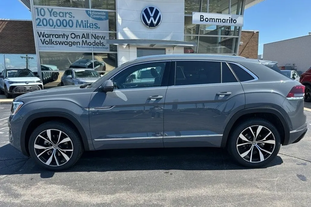 2025 Volkswagen Atlas Cross Sport SEL Premium R-Line photo 1
