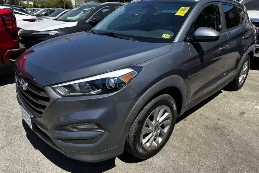 2016 Hyundai Tucson SE photo 1