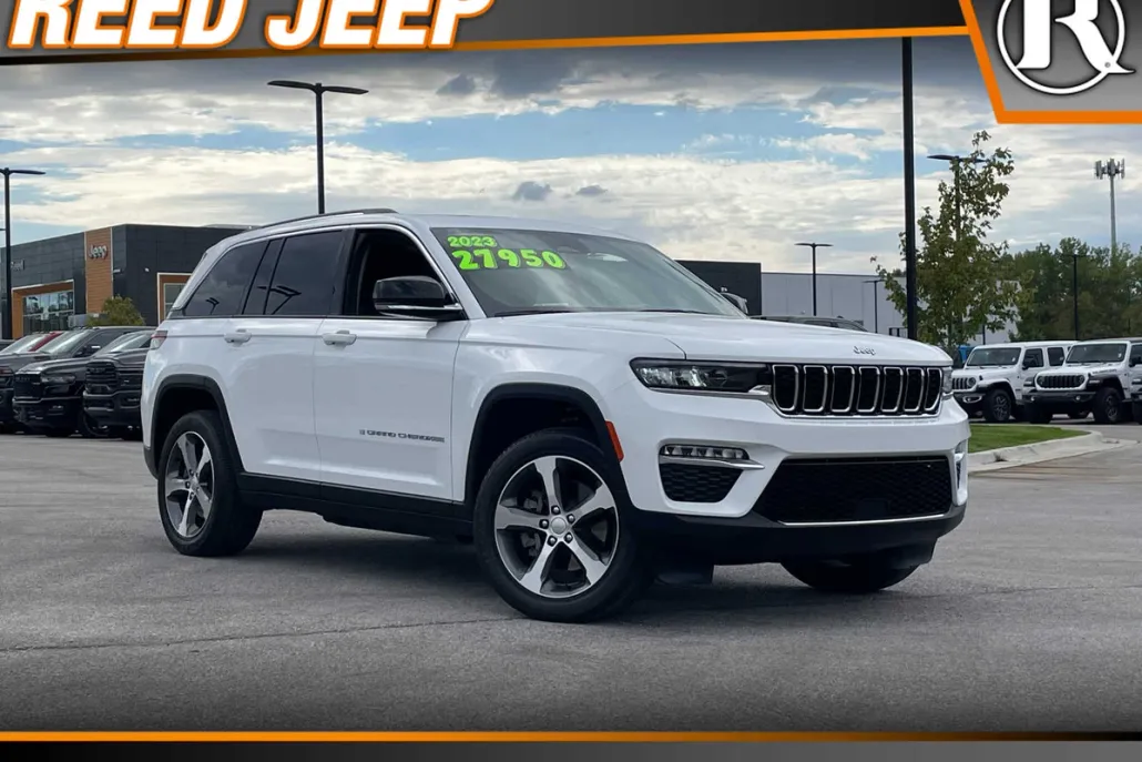 2023 Jeep Cherokee 4xe photo 1