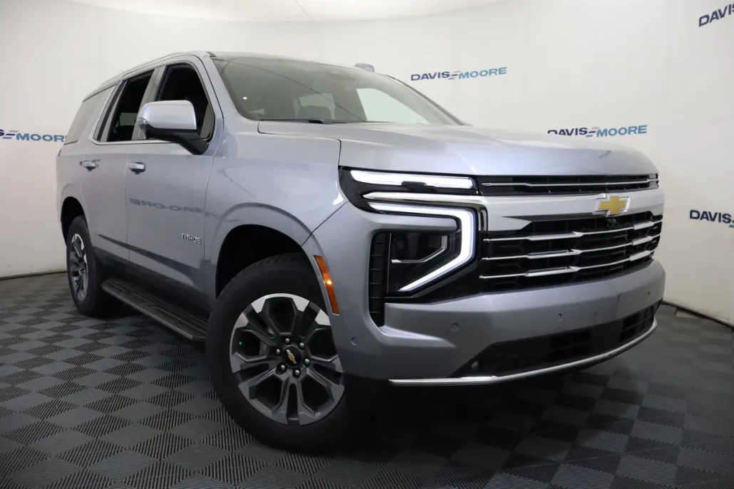2025 Chevrolet Tahoe LT photo 1