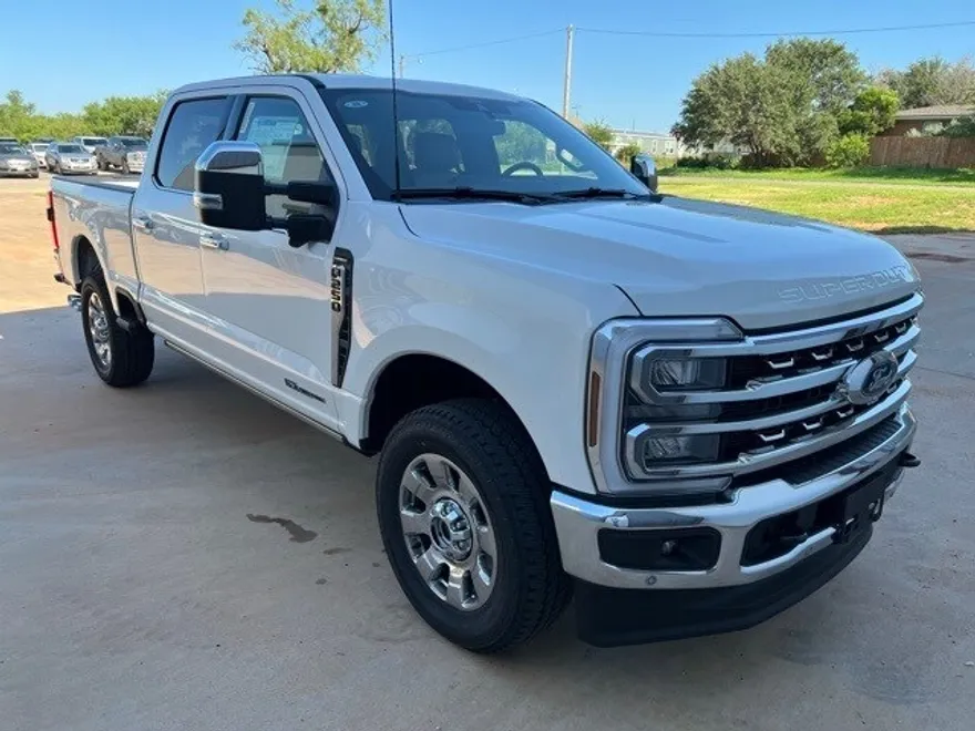 2025 Ford F-250 Lariat photo 1