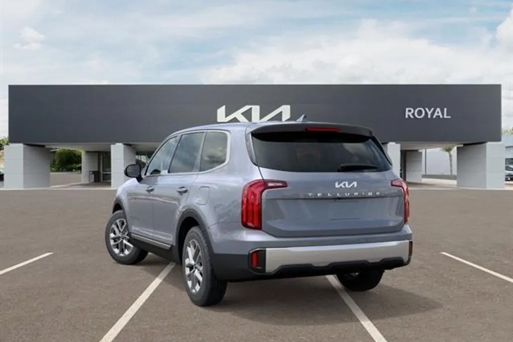2025 Kia Telluride LX photo 1