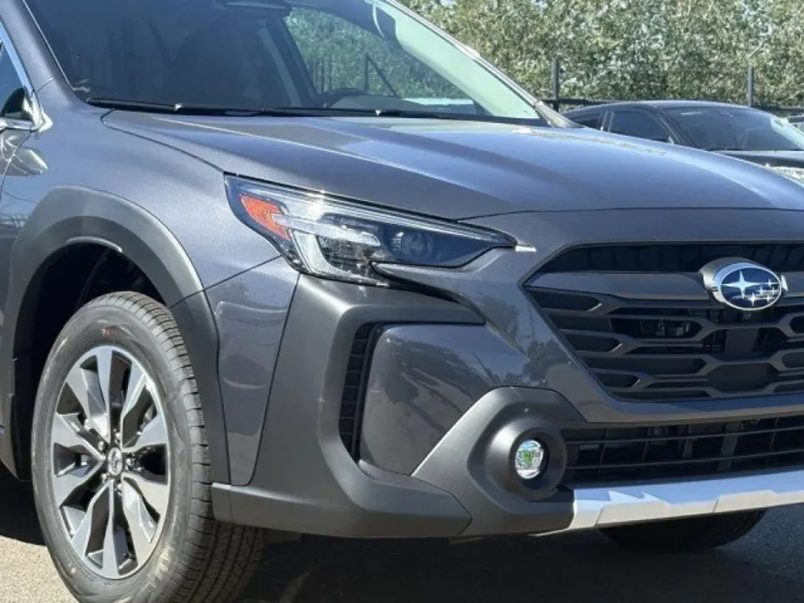 2025 Subaru Outback Touring photo 1