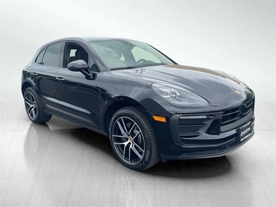 2024 Porsche Macan Base photo 1