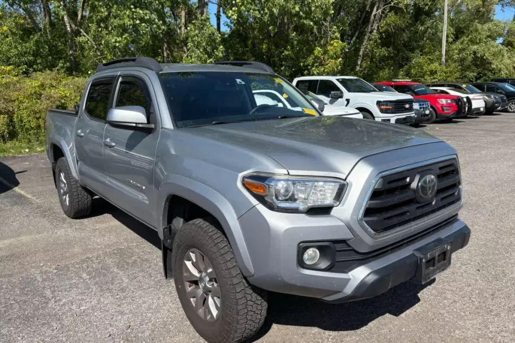 2018 Toyota Tacoma SR5 Double Cab V6 4x4 photo 1
