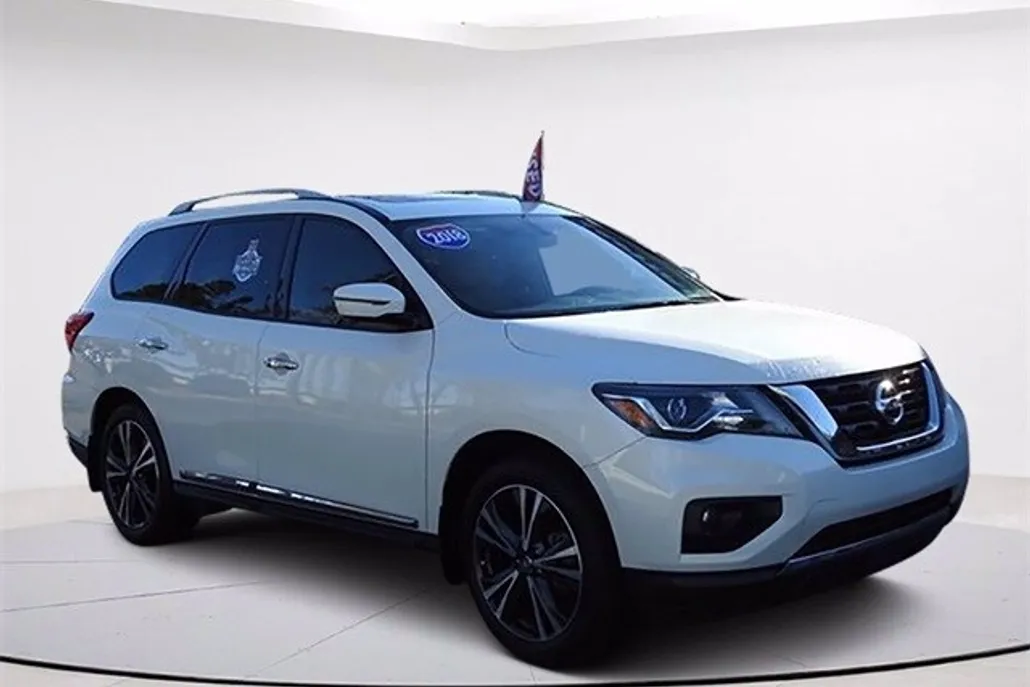 2018 Nissan Pathfinder Platinum photo 1
