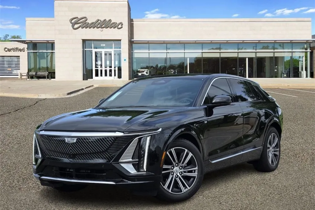 2025 Cadillac Lyriq Luxury photo 1