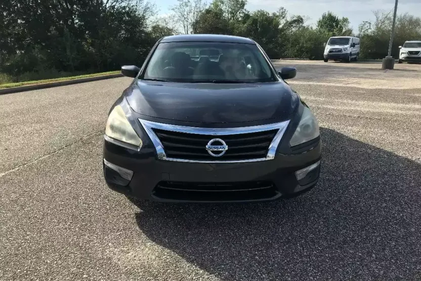 2015 Nissan Altima 2.5 S photo 1
