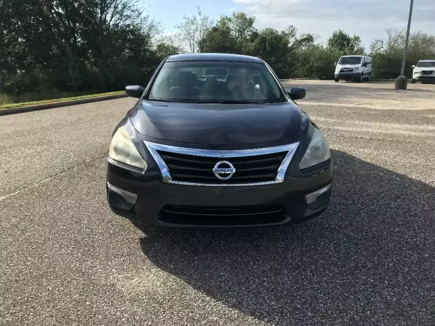 2015 Nissan Altima 2.5 S photo 1