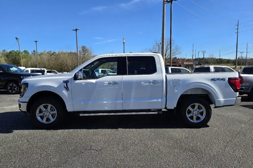 2025 Ford F-150 XLT photo 1