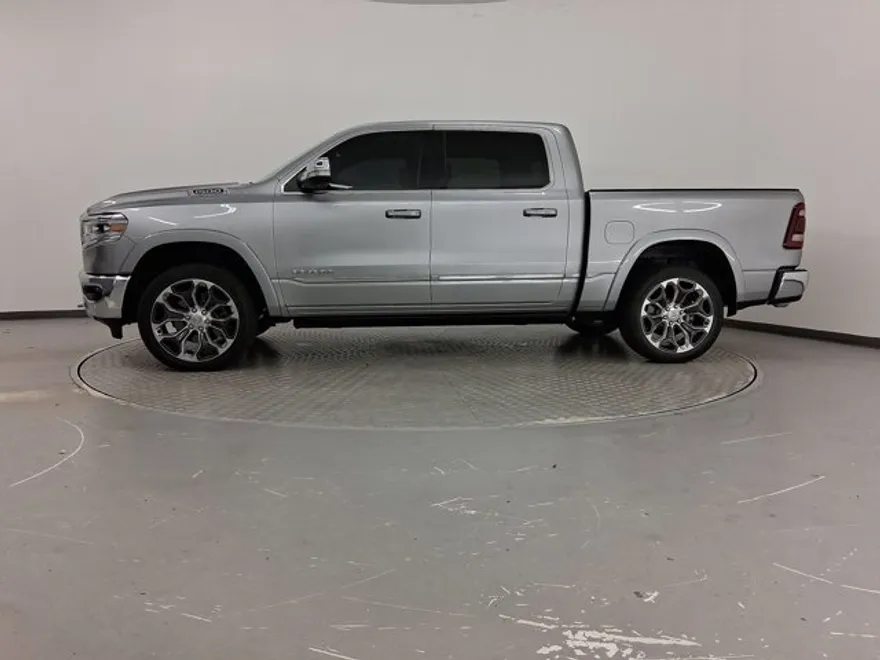 2022 Ram 1500 Limited photo 1
